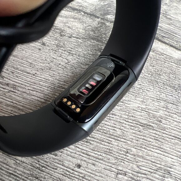 Fitbit FB423 Smart Watch Luxe Fitness & Wellness Tracker Black Size S/P - Picture 6 of 10